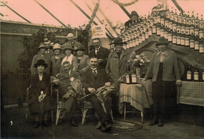 Gewerbeschau 1925 Präsentation Brennerei Blome Gewerbeschau 1925 Brennerei Blome © Samtgemeinde Altes Amt Lemförde